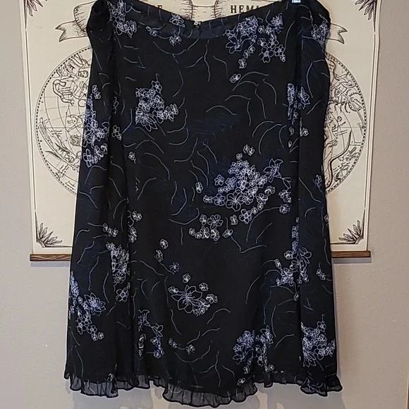 Sheer floral skirt - Picture 1 of 4